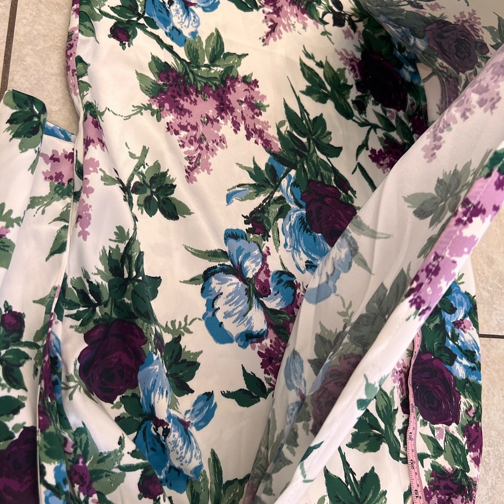 Pinup Girl Couture - Ava Dress Wrap - White Floral Sz small vintage style - Picture 8 of 10